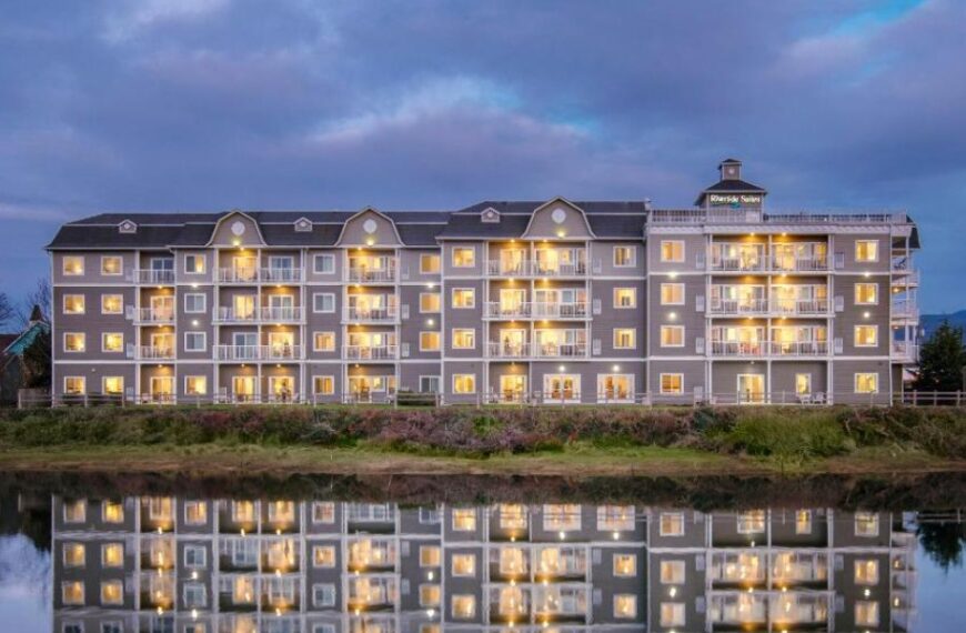 Rivertide Suites